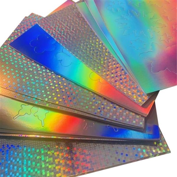 400GSM 150X220 SNOWFLAKES AND FLOWERS HOLOGRAPHIC - Image 3